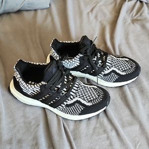 ADDIDAS ULTRABOOST RUNNING SHOES, Size 4-1/2 Junior